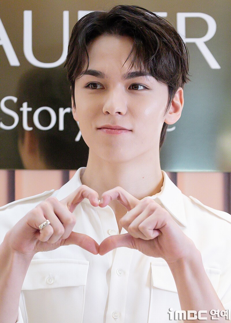SEVENTEEN 成员崔瀚率